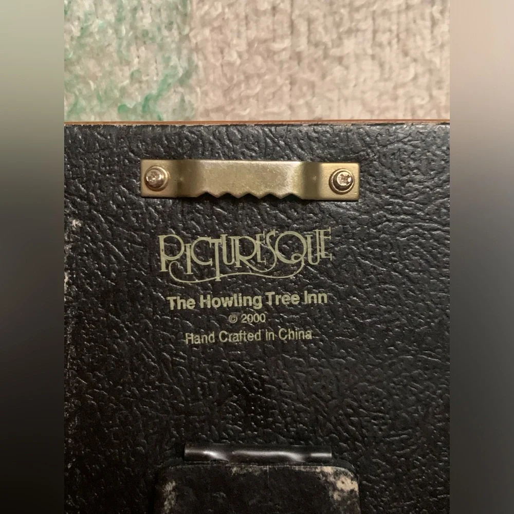 The Howling Tree INN Picturesque handcrafted Limited - Picture 11 of 11